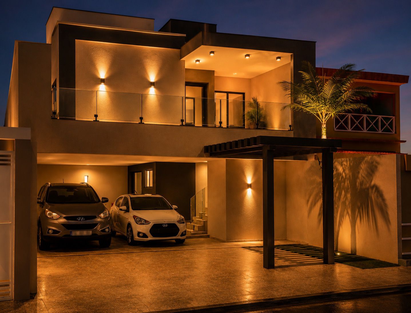 Casa de alto padrão da Construtora Planejar ao entardecer